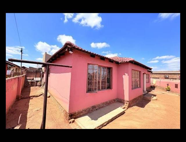 3 BEDROOM HOUSE FOR SALE IN MABOPANE UNIT X